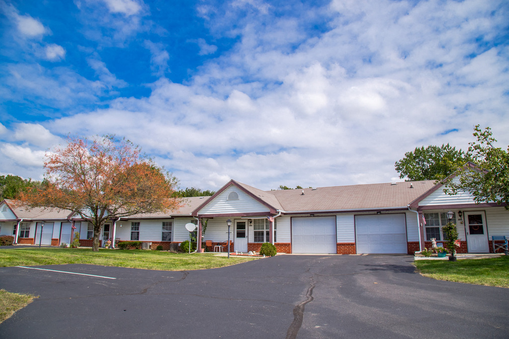 first floor apartment with driveway