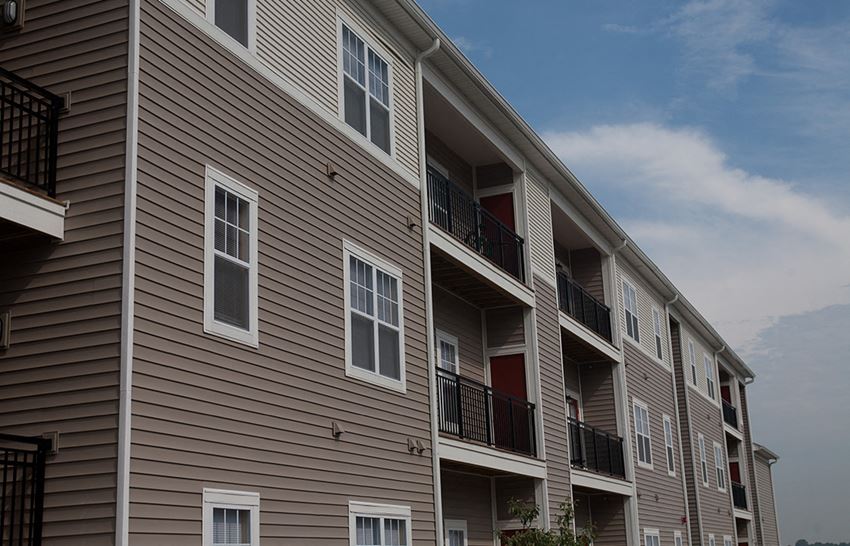 New rentals in Peoria, Apartments at Grand Prairie, Peoria, Illinois, 5400 West Sienna Lake Peoria, IL, apartments, balcony