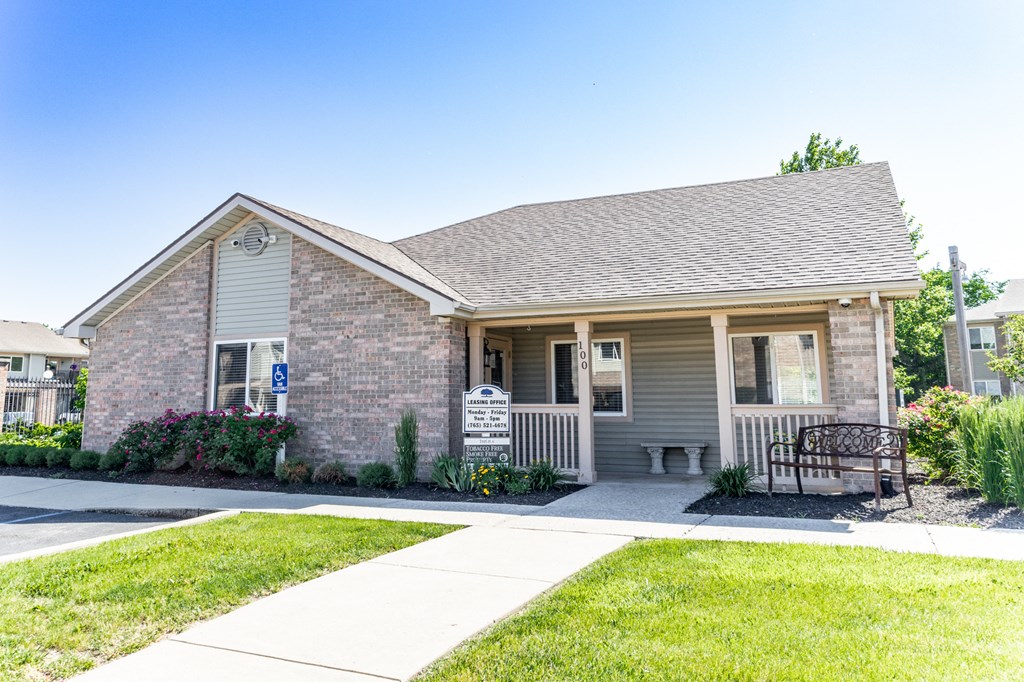 Lush Green Courtyard Wit Walking Paths at Autumn Oaks, New Castle