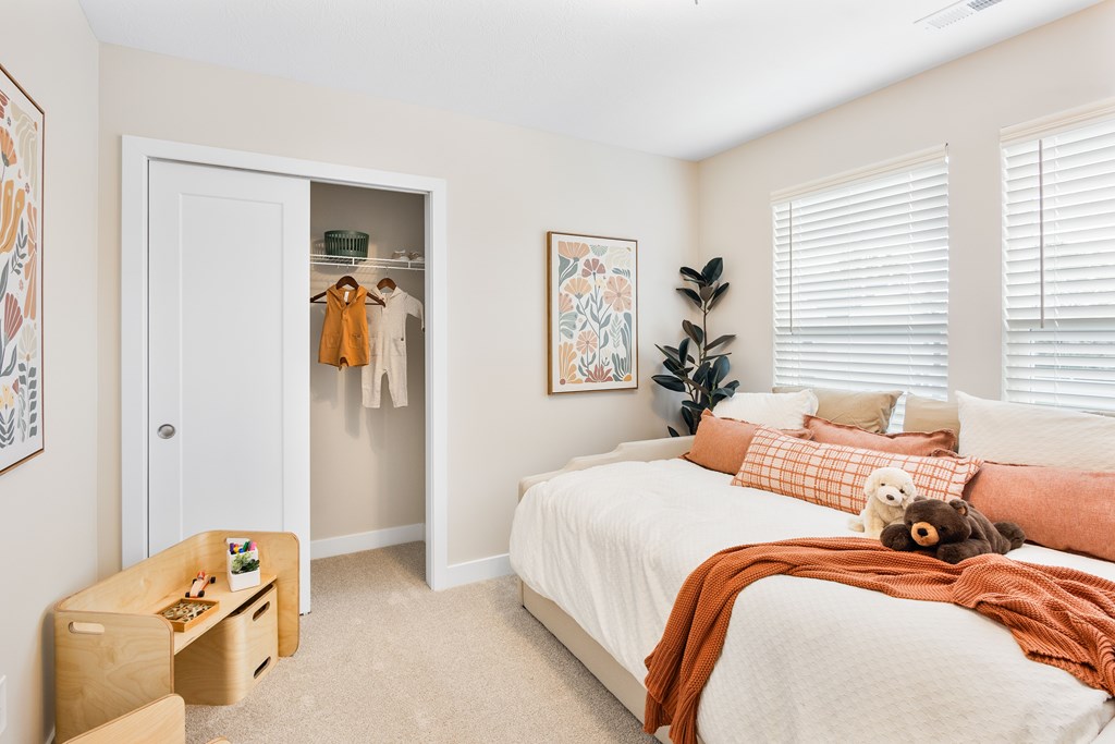 Large Bedroom at Mural Lewis Center, Lewis Center, OH, 43035