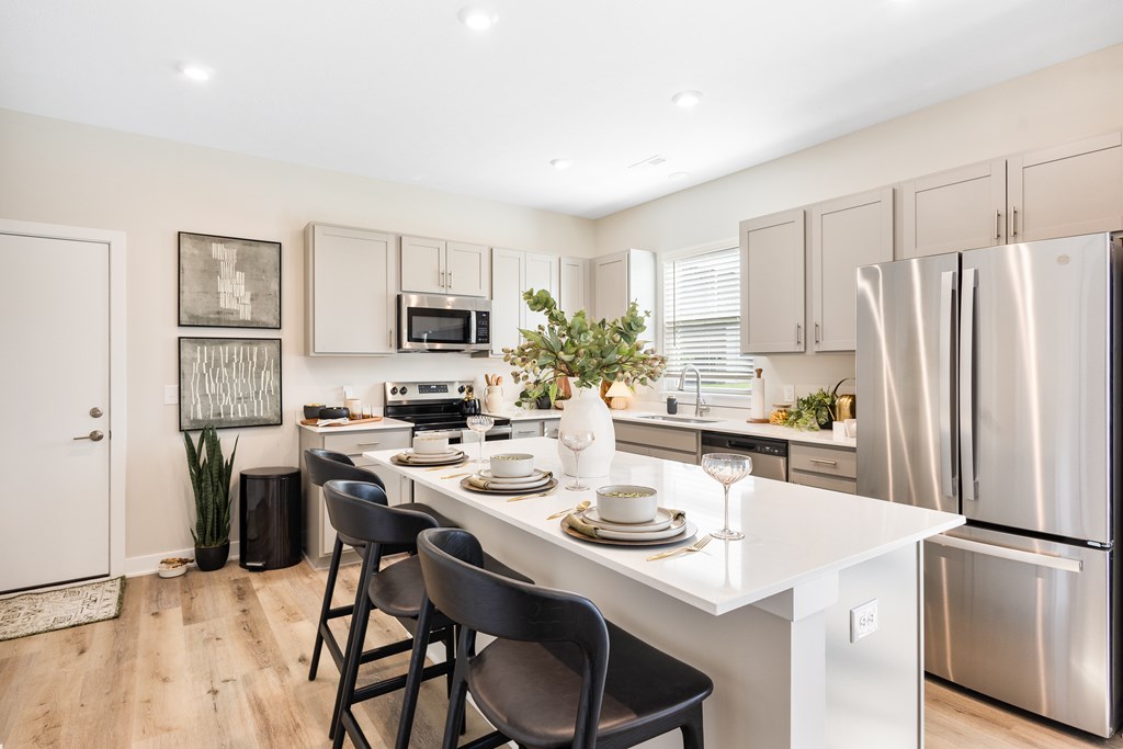 Gourmet Kitchen at Mural Lewis Center, Lewis Center, Ohio
