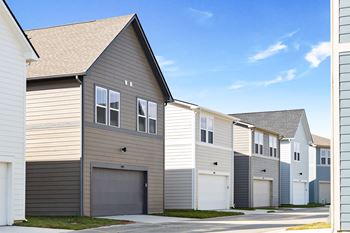 Attached Garages at Mural Lewis Center, Lewis Center, OH, 43035