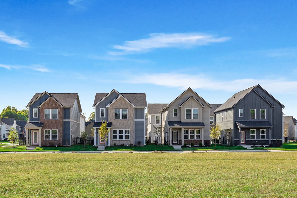 Lush Green Outdoor Spaces at Mural Lewis Center, Lewis Center