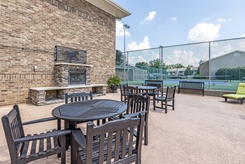 Outdoor Firepit Lounge at Canter Chase Apartments, Louisville, 40242 - Photo Gallery 19
