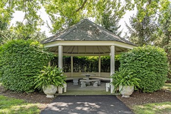 Garden Gazebo at Canter Chase Apartments, Louisville, KY - Photo Gallery 18