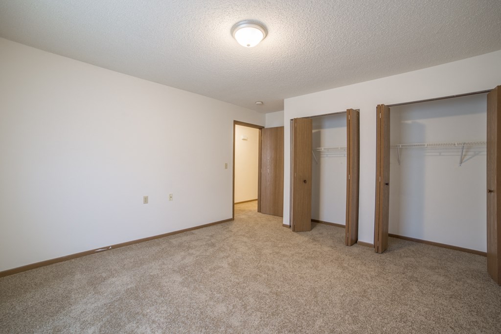 living room with carpet 