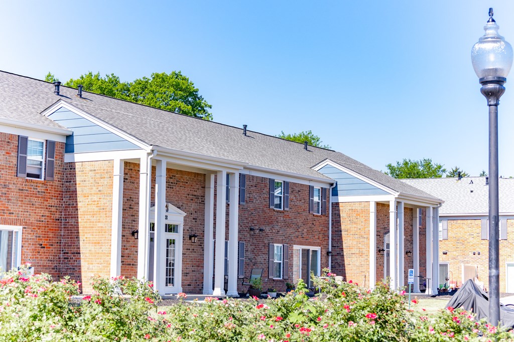 Exterior View at Governor Square Apartments, Indiana, 46032