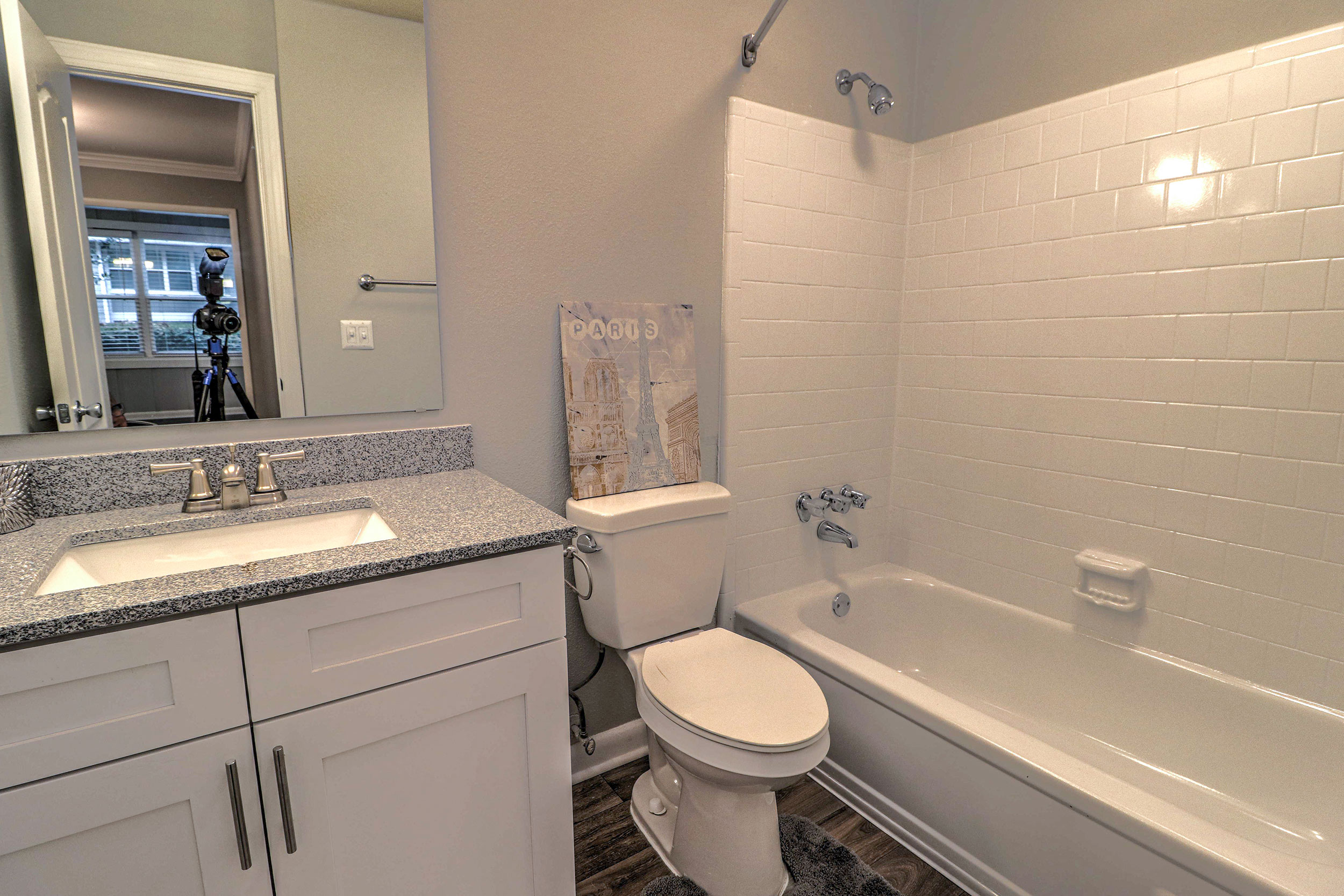 Bathroom With Bathtub at Rosemont Vinings Ridge, Atlanta