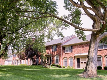 Monon Place I-Beautiful Planter Combinations Property Image