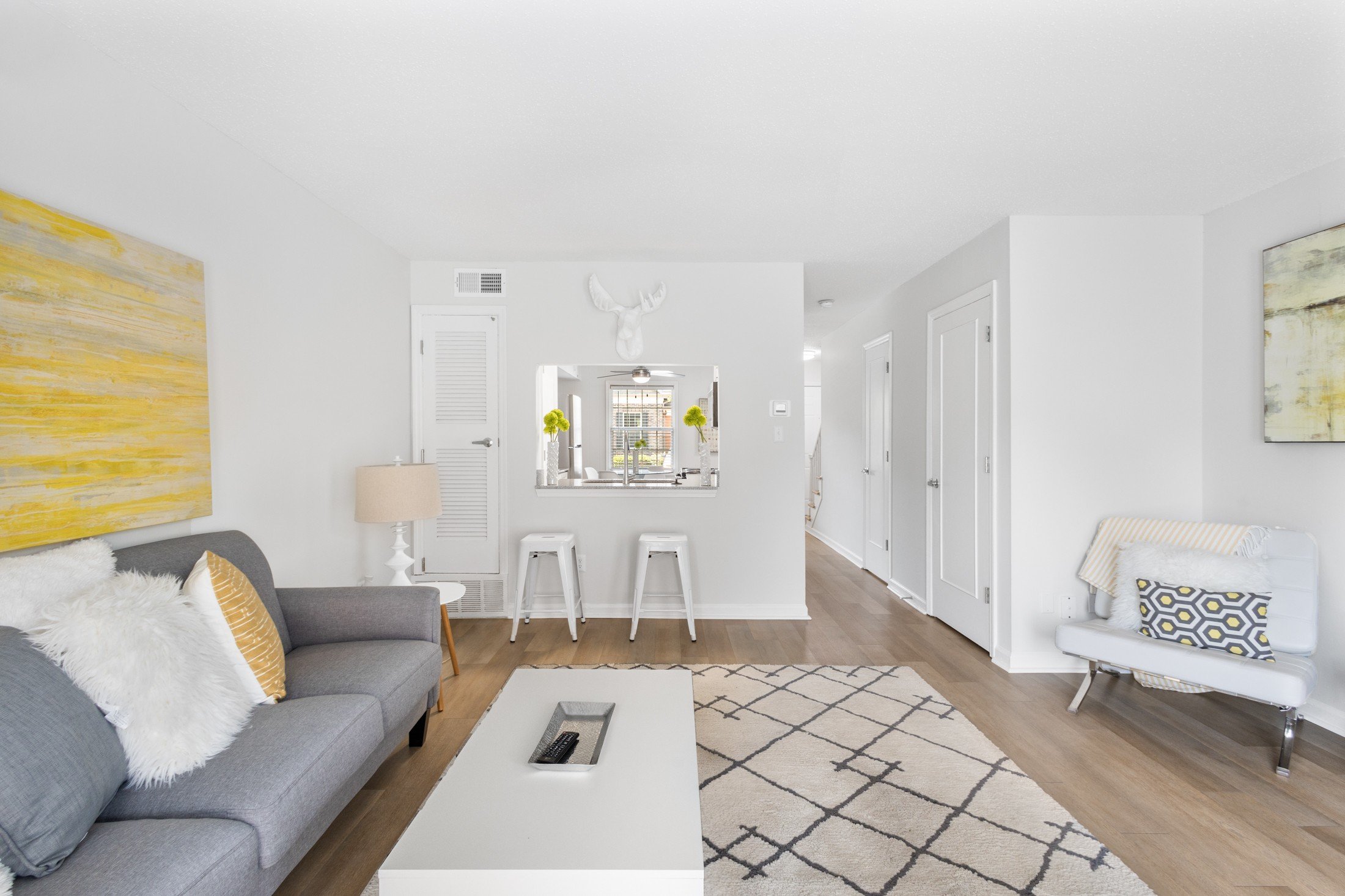 Monon Living is a similar property to 7 Pointe Apartments located in Indianapolis