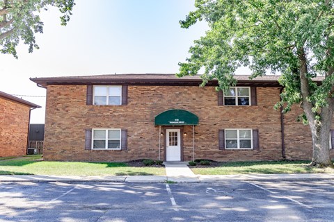 Exterior View at Somerset Apartments, Marion, IN