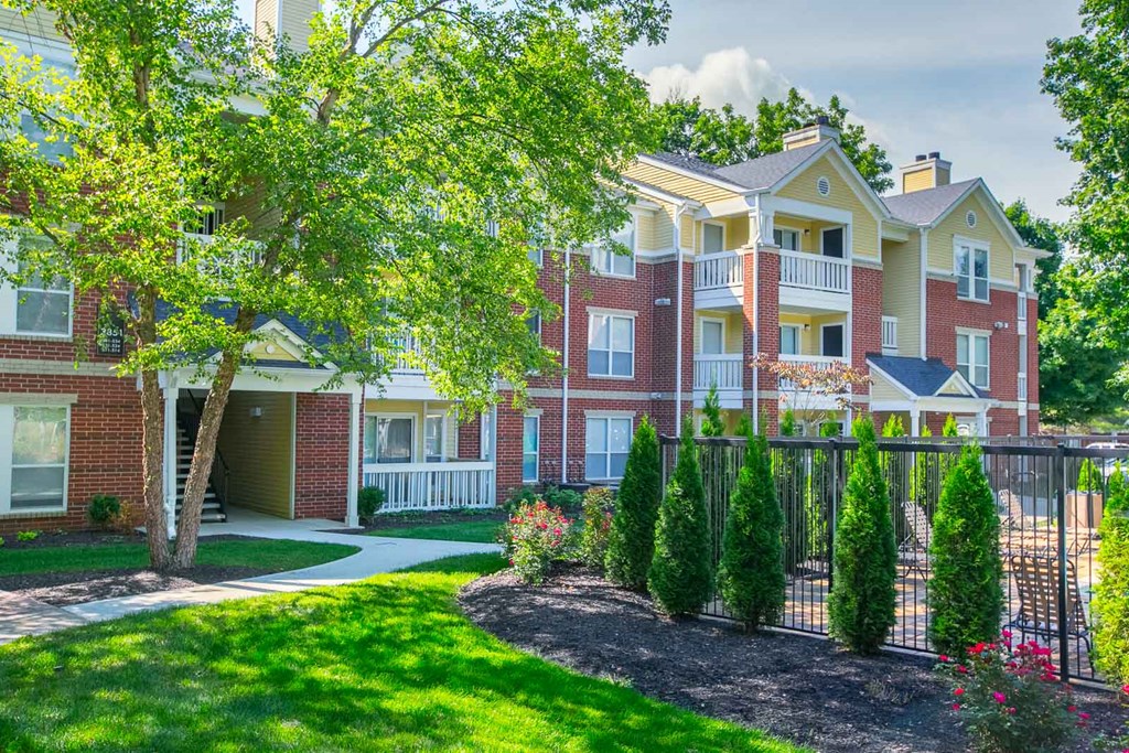 Courtyard With Green Space at Residence at White River, Indianapolis, IN