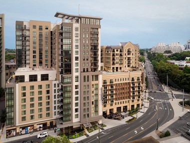 2033 Broadway Studio-3 Beds Apartment for Rent - Photo Gallery 5