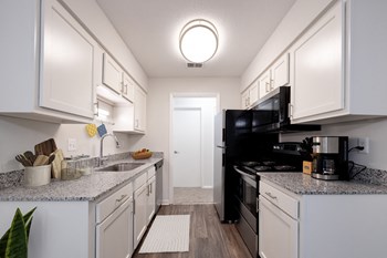 Efficient Appliances In Kitchen at Gramercy, Indiana, 46032 - Photo Gallery 34