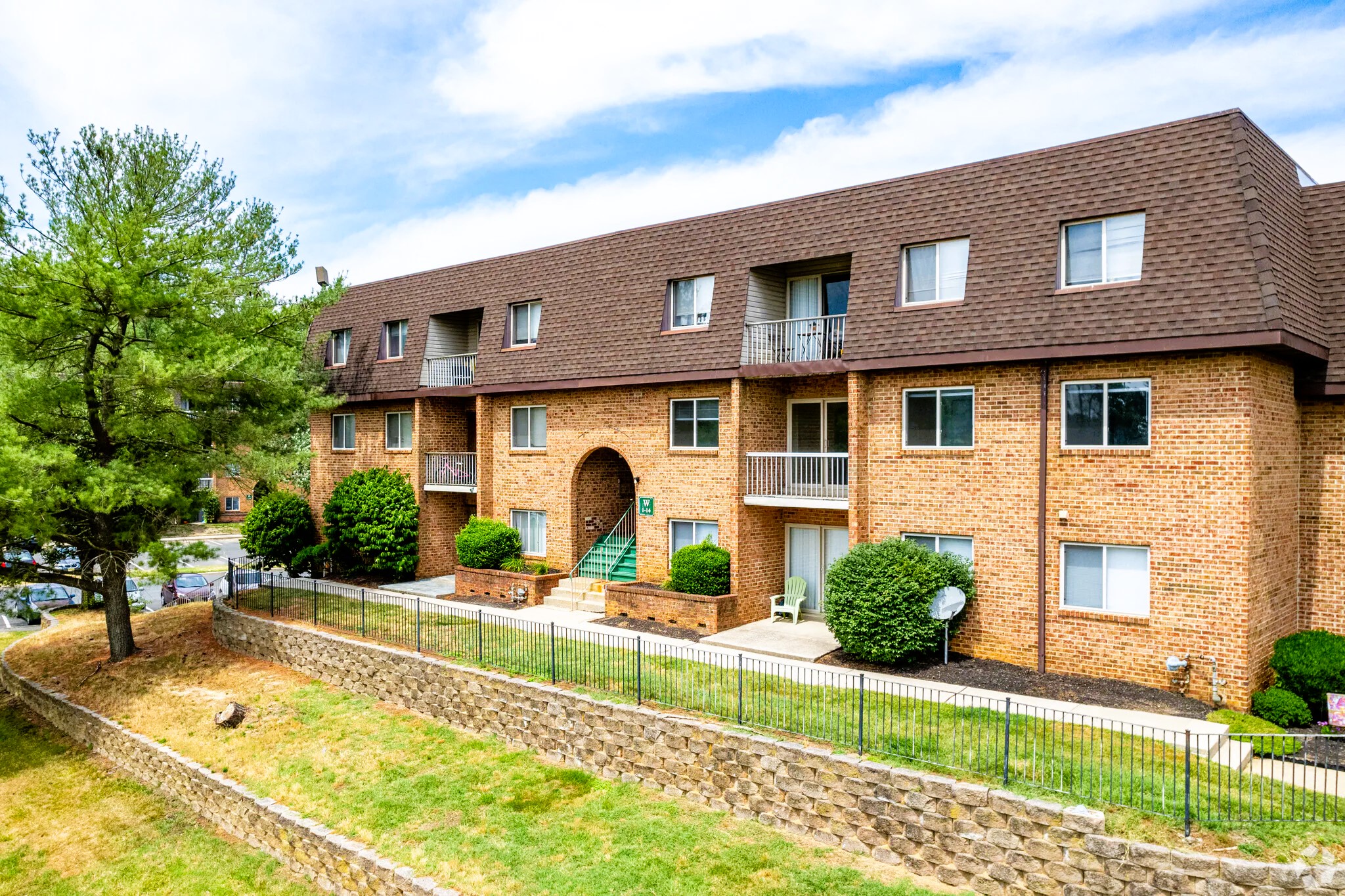 1501 Little Gloucester Road Studio-3 Beds Apartment for Rent