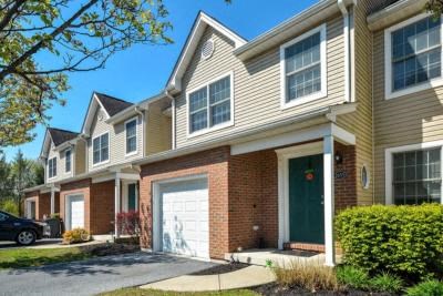 3 bedroom townhomes with attached garages in Bethlehem PA