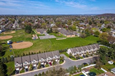 3 bedroom townhomes with attached garages in Bethlehem PA