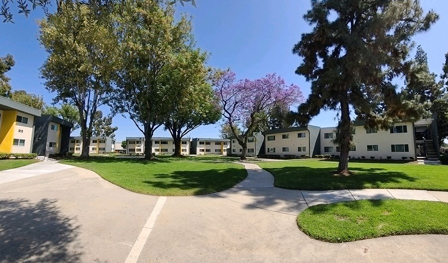 Courtyard Courtyard at CAMERON PARK Apartments, WEST COVINA, CA 91790