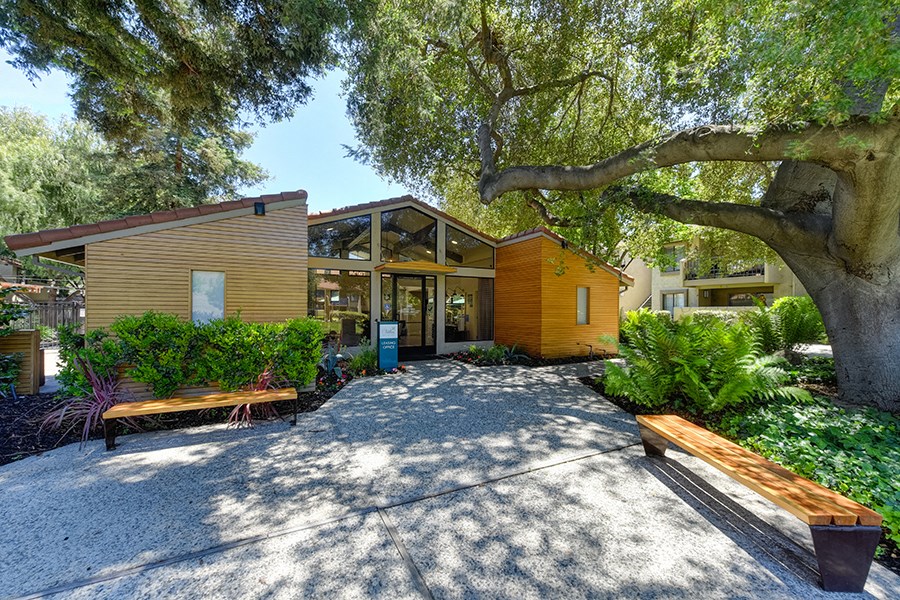 Exterior building view of leasing office