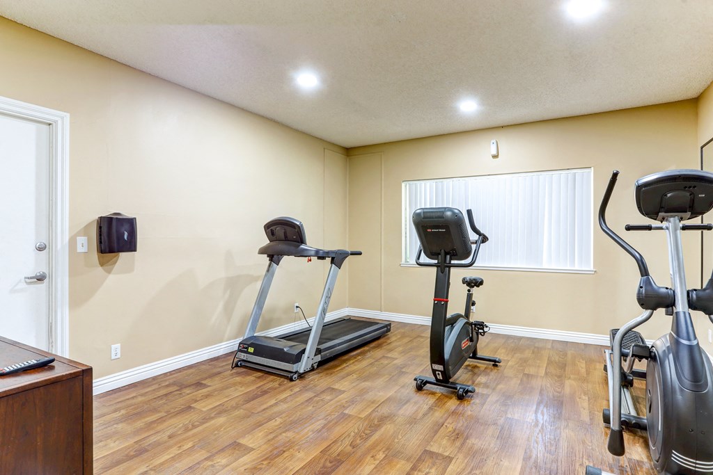 the gym at the at the boulevard apartments in