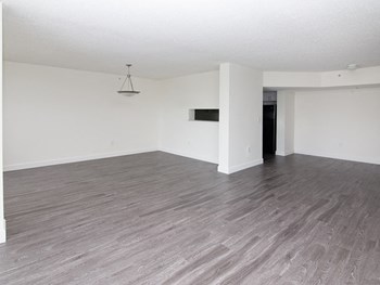 Large living room and dining area  Aqua 2800 Apartments in Oakland Park Florida - Photo Gallery 18