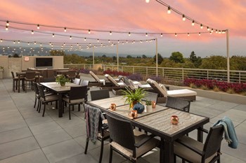 Rooftop seating - Photo Gallery 3