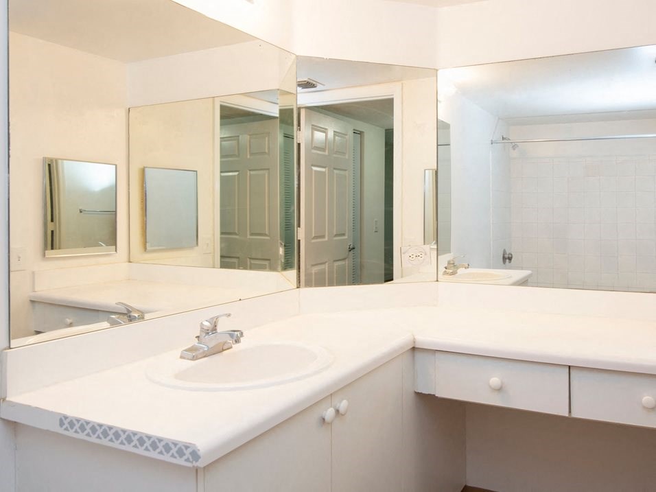 Bath vanity at Banyan Pointe, Coconut Creek Florida