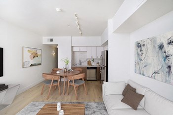 Living room, dining and kitchen - Photo Gallery 3