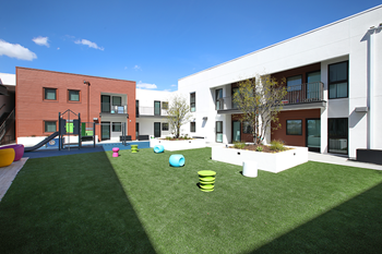 Courtyard space - Photo Gallery 4