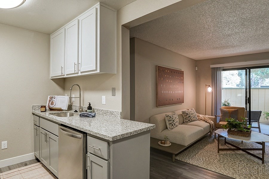 Austin Commons is a similar property to Town Homes on Gading located in Hayward