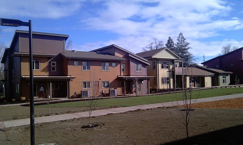 Exterior Landscape at Bridge Meadows North Portland 55+, Oregon