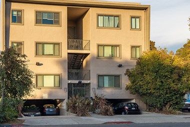 Apartments Oakland CA - Oak Grove Apartments with Assigned Parking, Lush Greenery, and Many More Wonderful Amenities