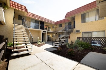 Interior courtyard area - Photo Gallery 5