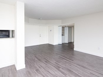 Living room near kitchen  Aqua 2800 Apartments in Oakland Park Florida - Photo Gallery 19