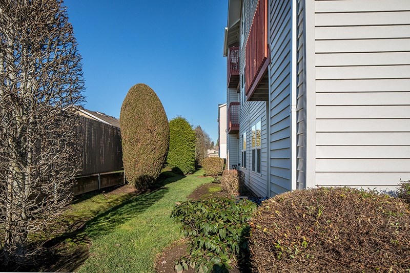 Exterior view of buildings at THE VILLAGE Apartments, KEIZER, OR 97303