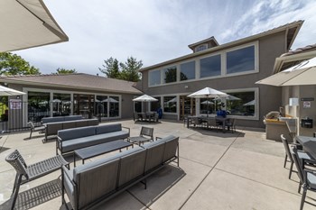 Outdoor seating - Photo Gallery 5