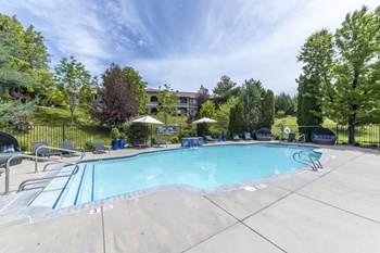 Pool side - Photo Gallery 3