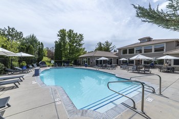 pool side view - Photo Gallery 2