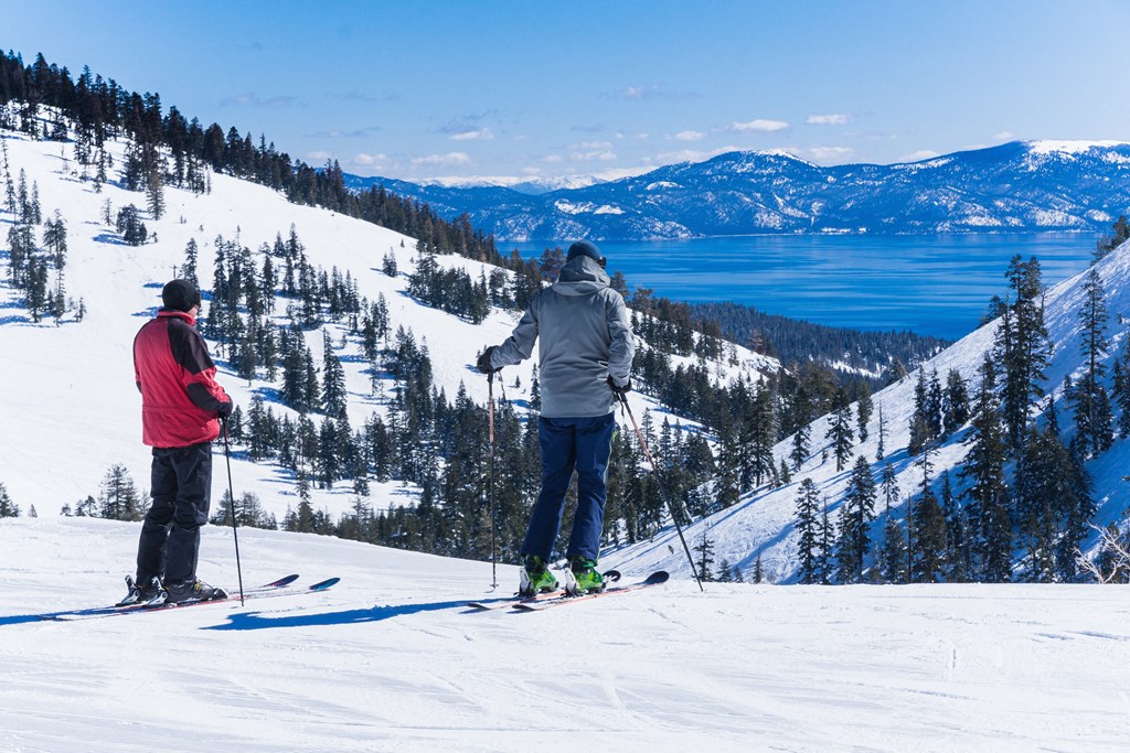 Lifestyle image of people skiing