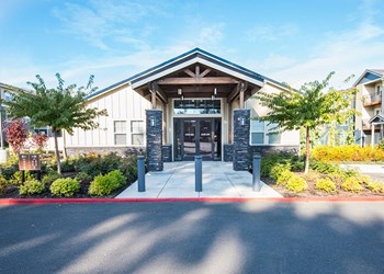 entry to leasing office - Photo Gallery 2