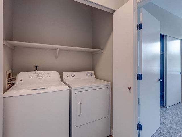 Washer and Dryer l Sonoma Apts For Rent l Fife WA