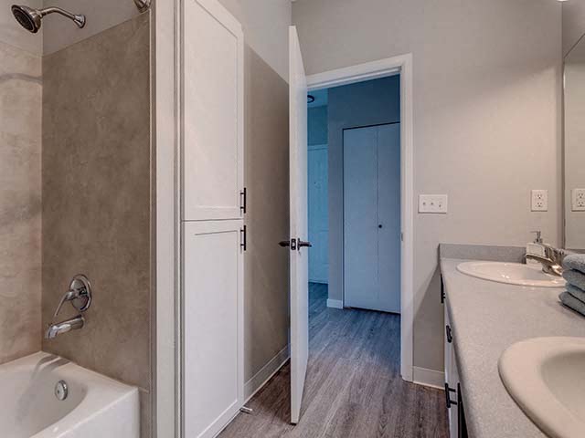 Bathroom l Apartments for Rent in Fife WA - Bella Sonoma
