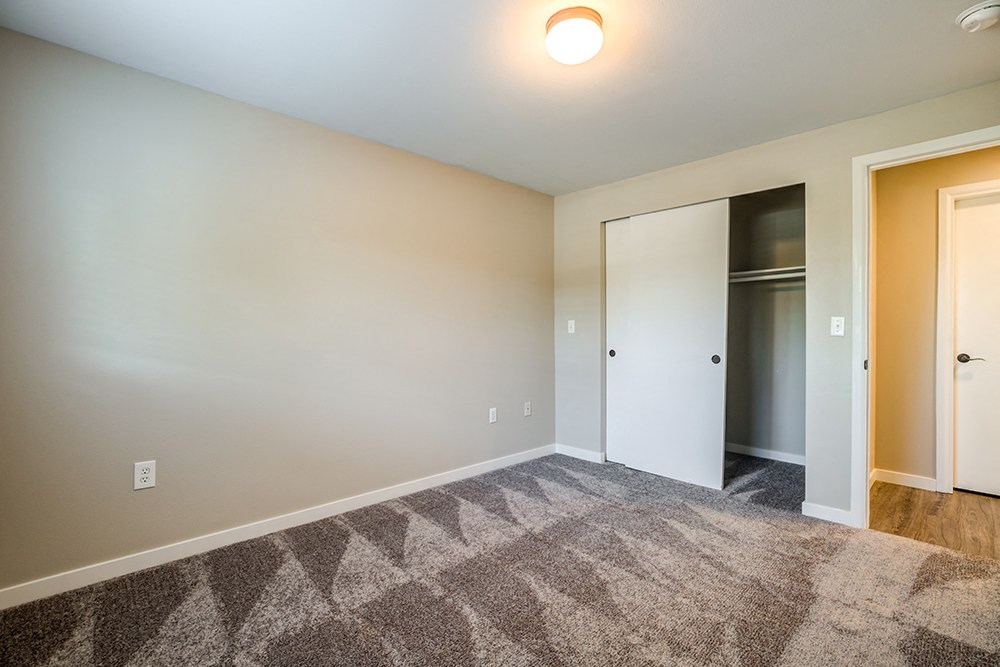 Bedroom with carpet at BELLA SONOMA, Washington, 98424
