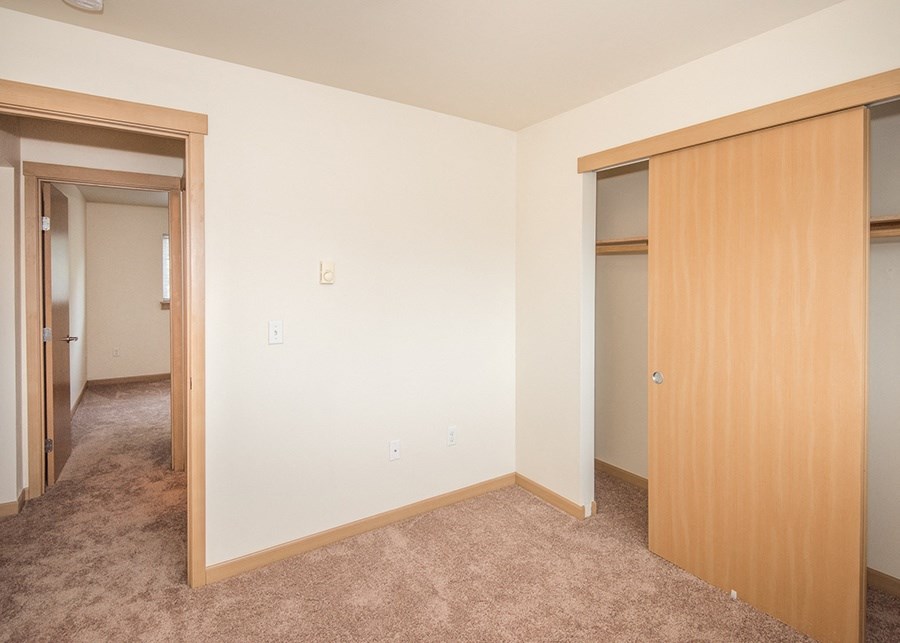 bedroom with closet