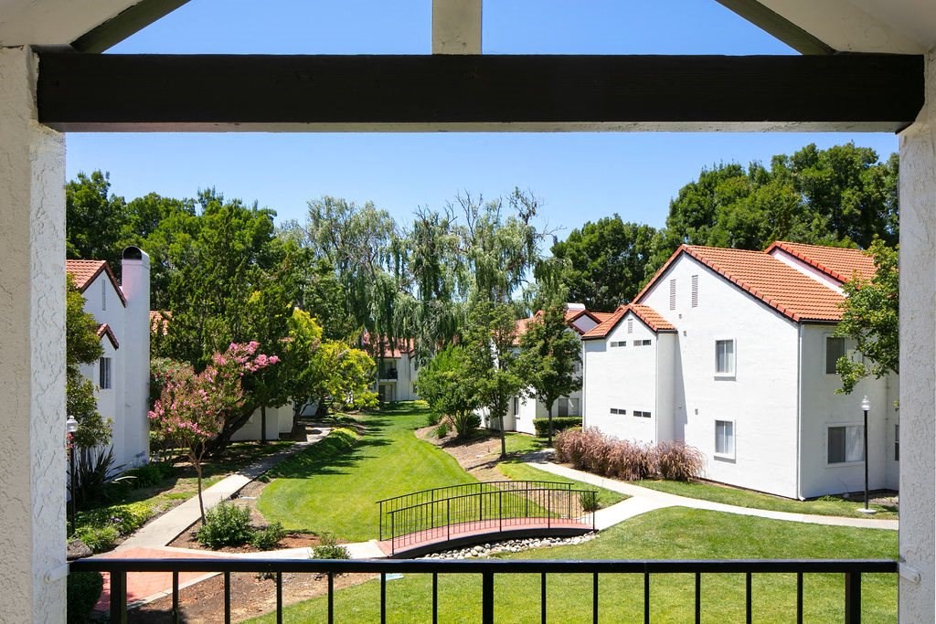 Peaceful Scenic Courtyard With Beautifully Landscaped Lawn and Bridge at Laurel Creek, Fairfield, California