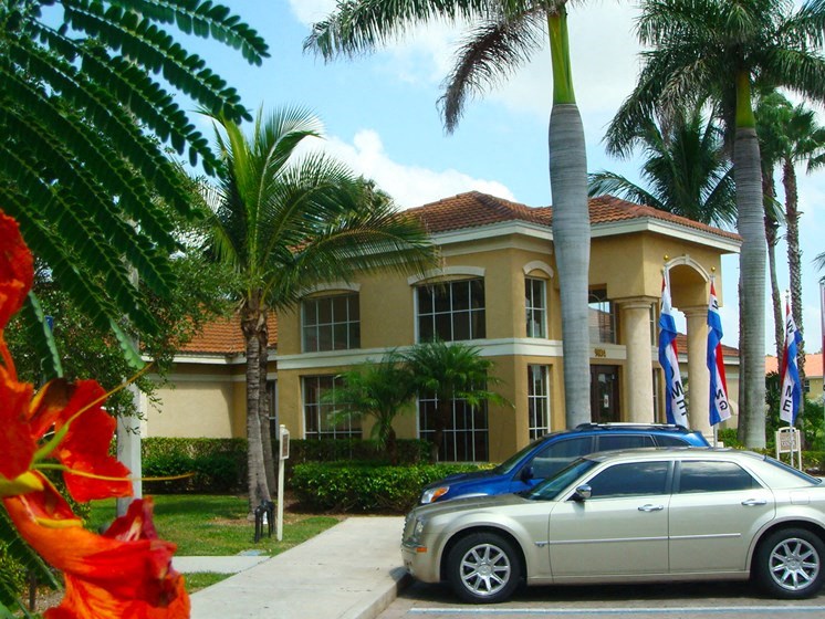 Parking near buildings Bernwood Trace fort Meyers Florida