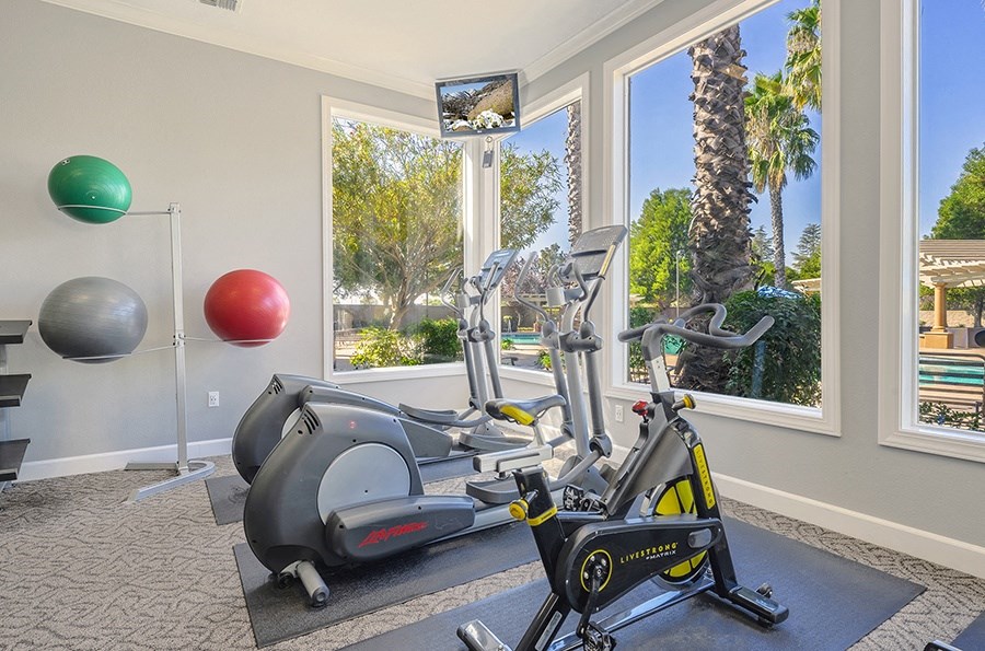 the gym at the at Ashton Parc apartments