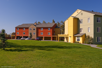 360 BRAGAW ST. 3 Beds Apartment, Affordable, Smoke Free for Rent - Photo Gallery 3