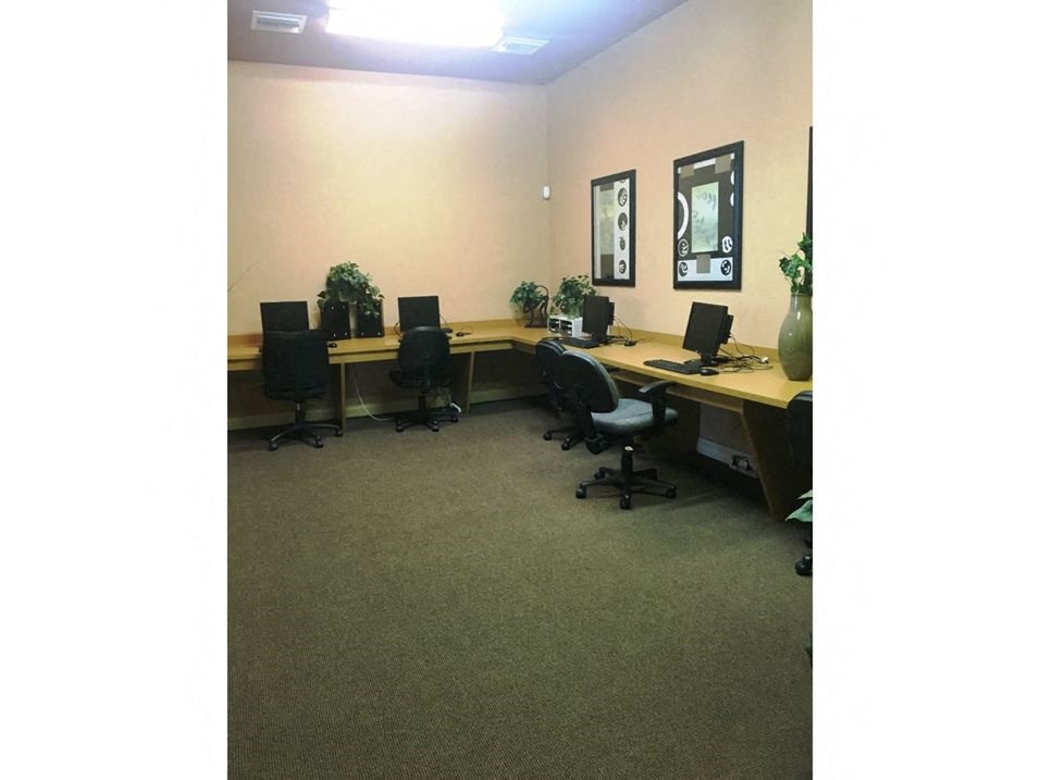 Business center Alhambra Cove Apartments in Miami Florida