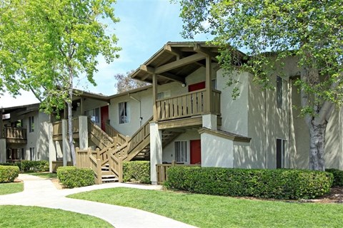 1525 Graves Ave 1-2 Beds Apartment for Rent